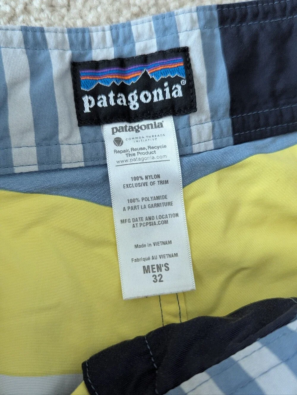 Patagonia Mens Wavefarer Board Shorts Swim Trunks Nylon Blue Yellow Stripe Sz 32